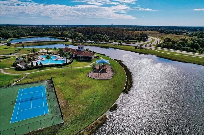 Building Photo - 16336 Little Garden Dr