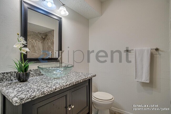 Building Photo - 8730 Grenadier Dr