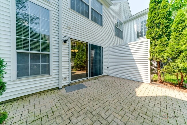 Building Photo - 115 Meadowbrook Ln