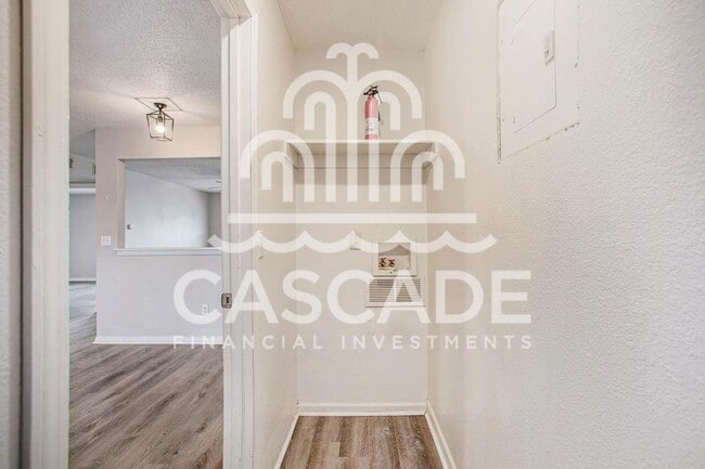 Building Photo - 144 N Crest Dr