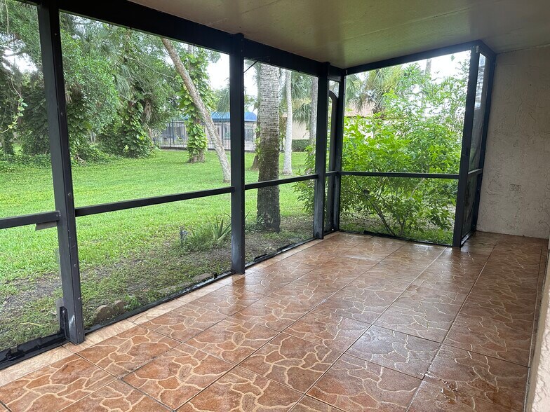 Screened Patio - 22313 SW 57th Cir