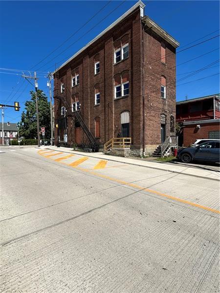 Building Photo - 192 W High St