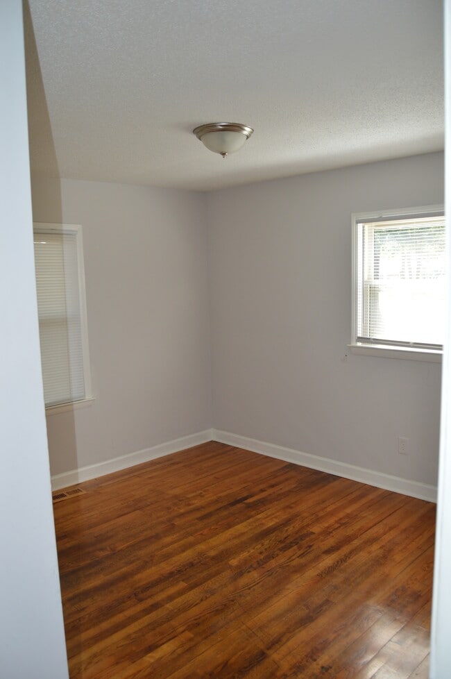 Building Photo - 860 Opal St