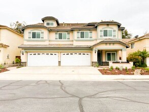 Building Photo - **STUNNING** 8 BEDROOM SOLAR HOME IN GATED COMMUNITY IN MURRIETA!