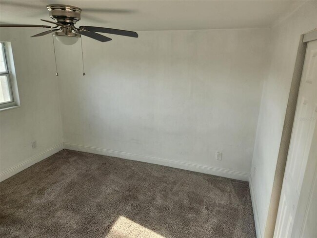 Building Photo - 8518 Woodlake Dr