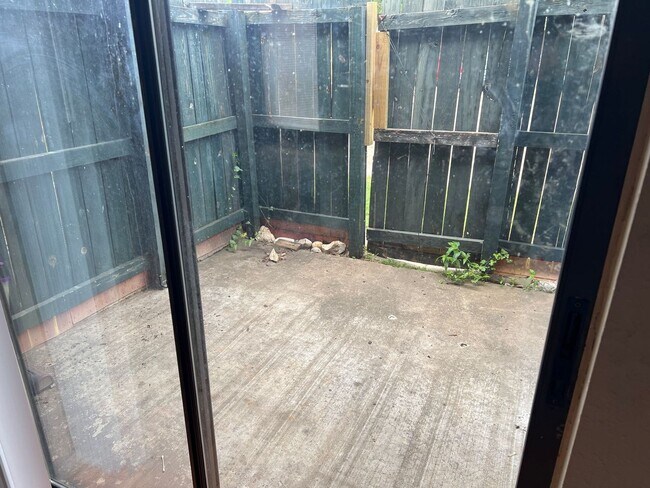 Building Photo - 1200 N Cedar Ave