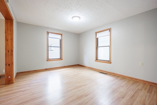 Building Photo - 12 Benton St