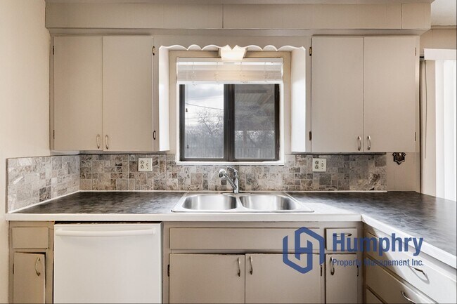 Building Photo - Nice home located off of Cleveland Blvd. near downtown Caldwell