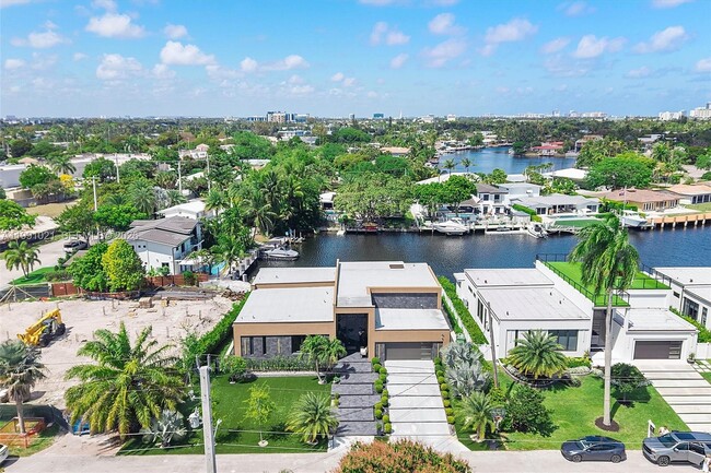 Building Photo - 2215 NE 19th St