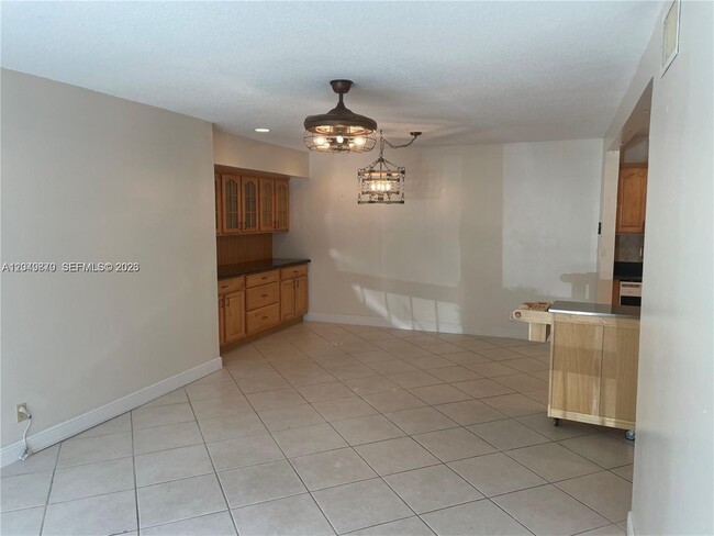 Building Photo - 110 Cypress Club Dr