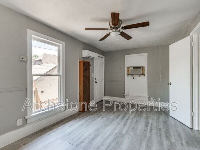 Building Photo - 4407 N Military Ave