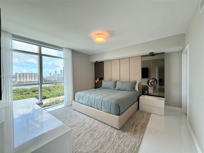 Building Photo - 400 Sunny Isles Blvd