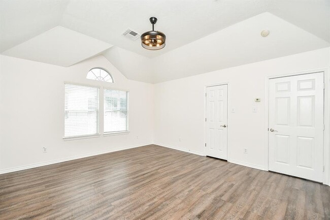 Building Photo - 10206 Hahns Peak Dr