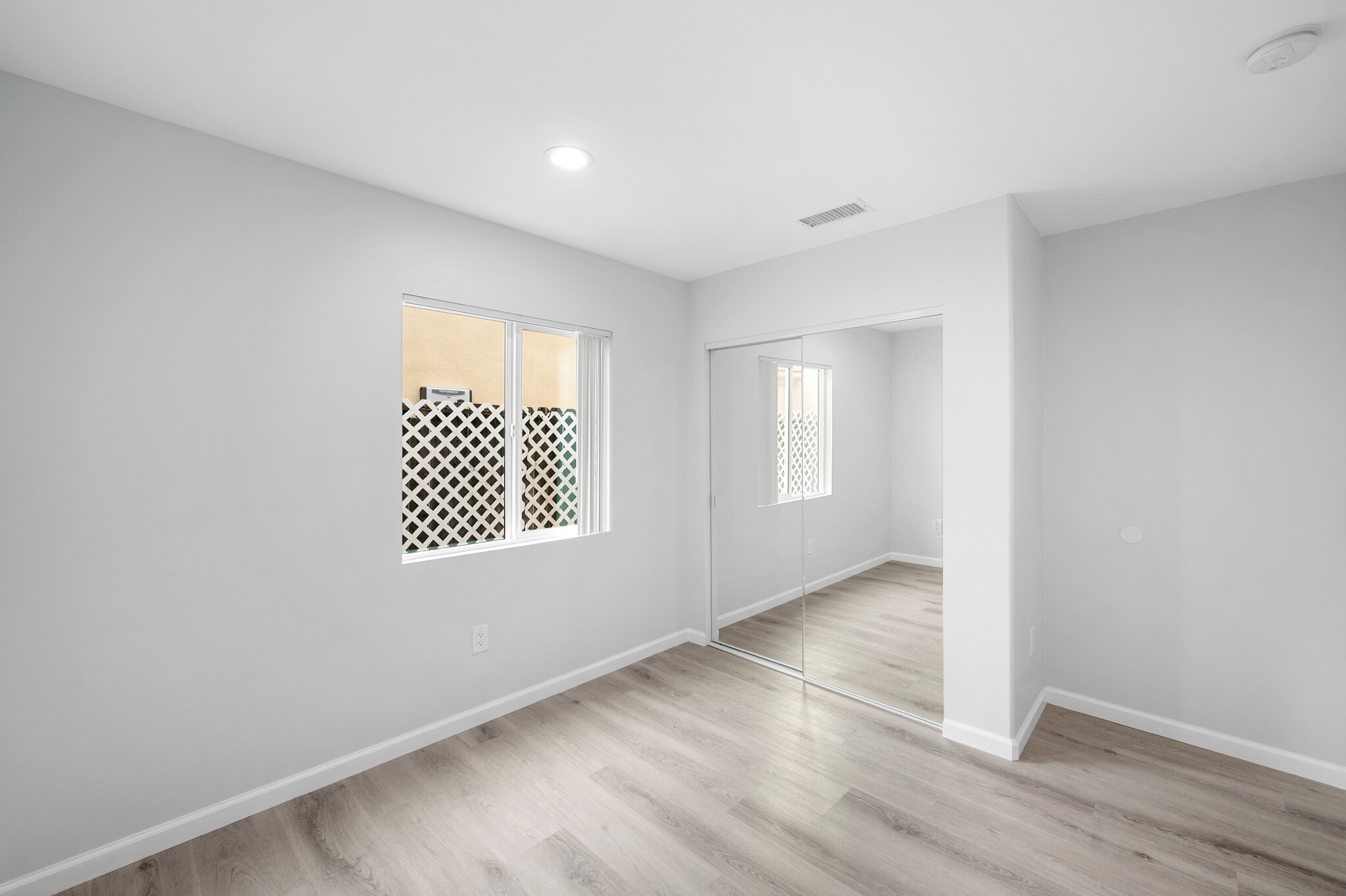 Building Photo - 536 South St