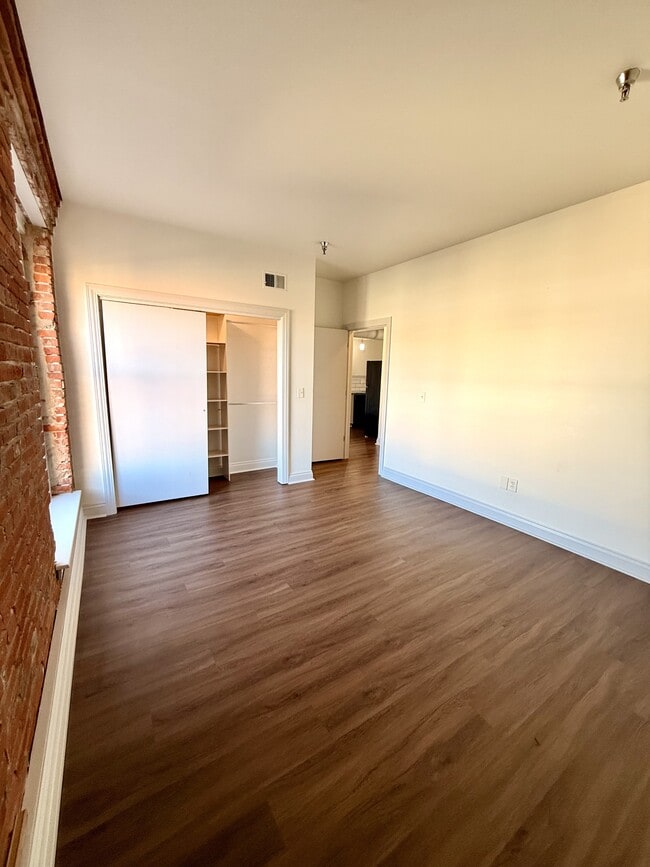 Building Photo - 509 Delaware St