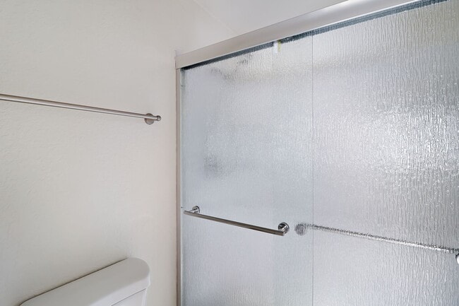 Building Photo - 3 Bed 2 Bath - Pet Friendly - NAS Whidbey