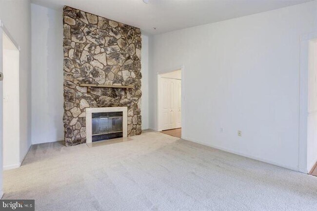 Building Photo - 8381 Montgomery Run Rd