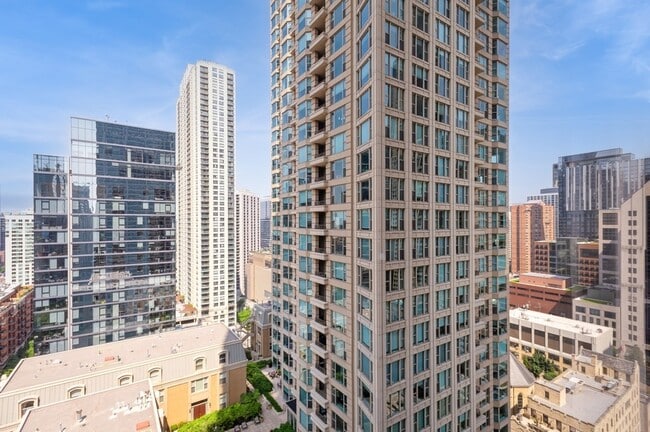 Building Photo - 30 E Huron St