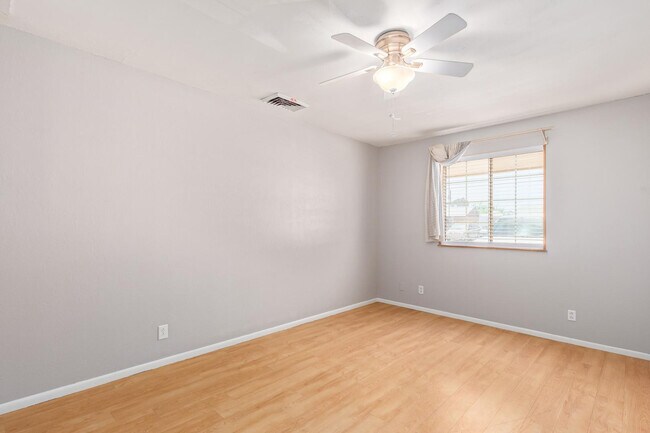 Building Photo - 1918 E Palmcroft Dr