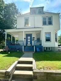 Building Photo - 15 Lakeview Pl