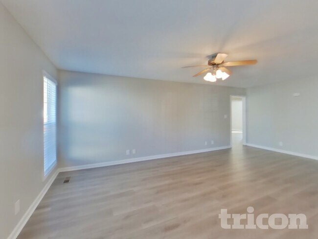 Building Photo - 421 Faulkner Dr