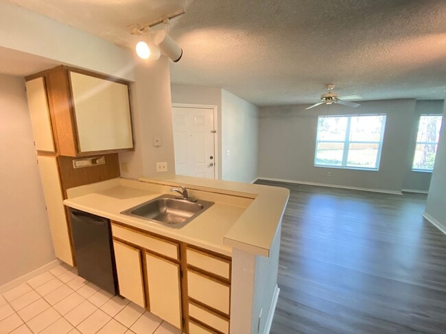 Building Photo - 5701 Gatlin Ave