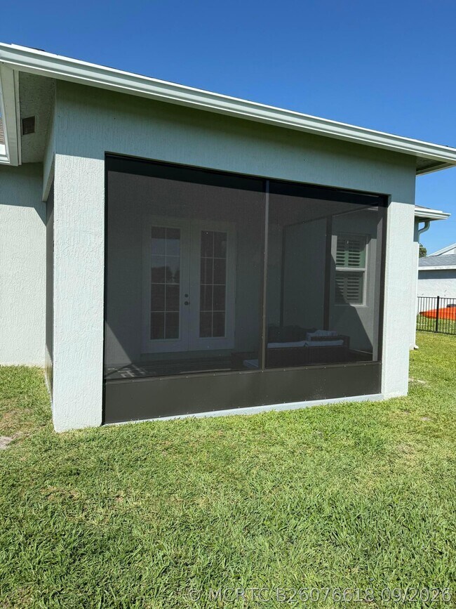 Building Photo - 2161 SE Sunflower St