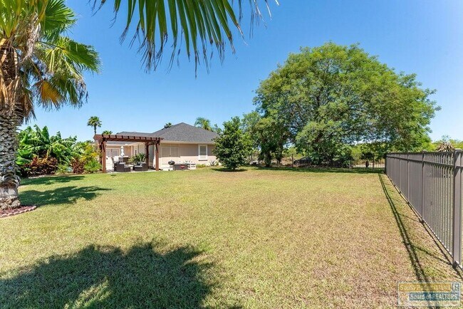 Building Photo - 28 Cypress Point Dr
