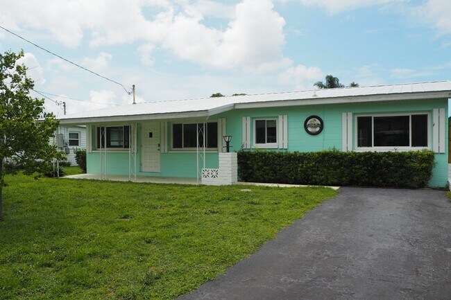 Building Photo - 10154 118th Ave