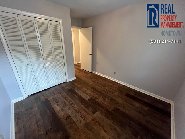 Building Photo - 1714 Biscayne Dr