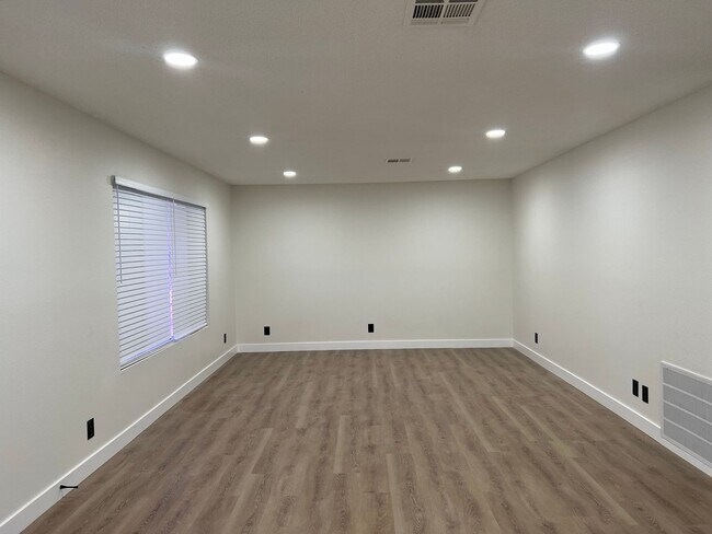 Building Photo - 3812 Melody Ln