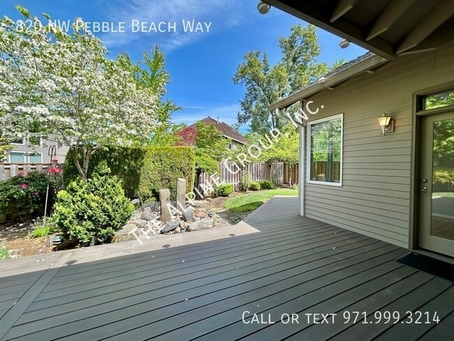 Building Photo - 820 NW Pebble Beach Way