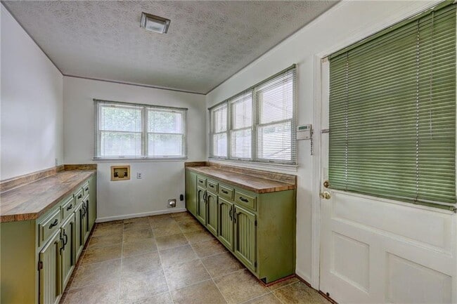 Building Photo - 3274 Harris Dr