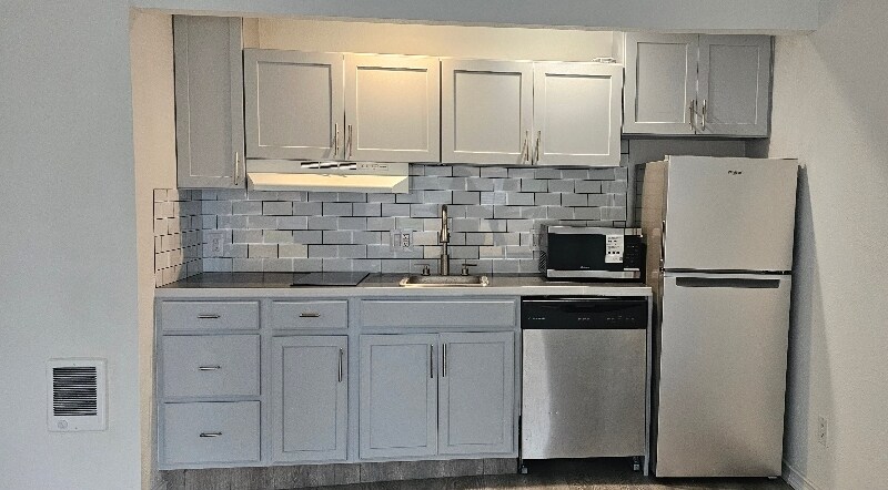 Building Photo - 930 NW Chelsea Ct