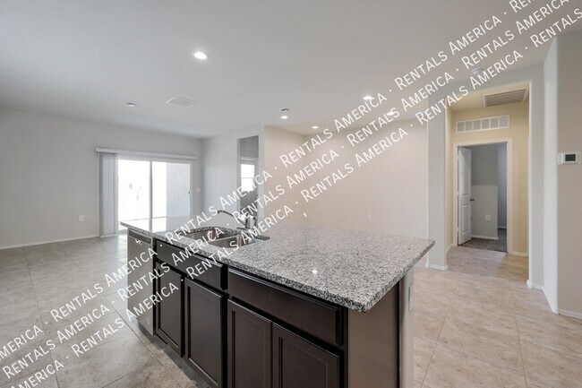 Building Photo - 18436 W Artemisa Ave