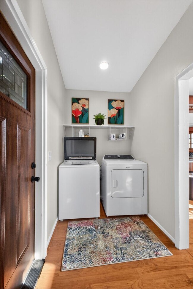 Building Photo - 5BR Retreat w/ Private Indoor Pool In Greensburg