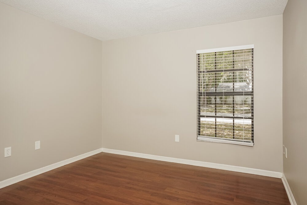 Building Photo - 5785 Colonial Oaks Blvd