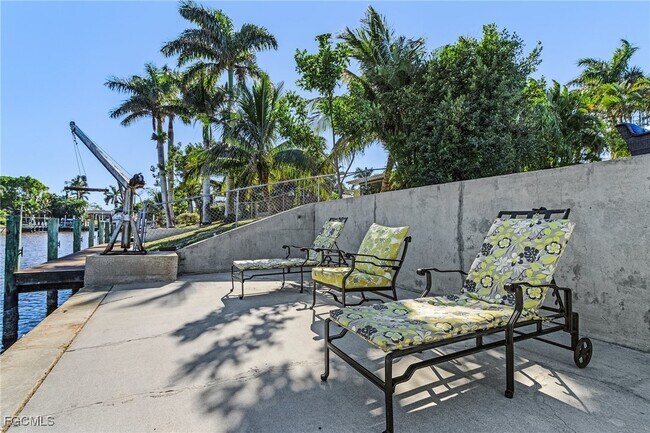 Building Photo - 2823 SE 18th Ave