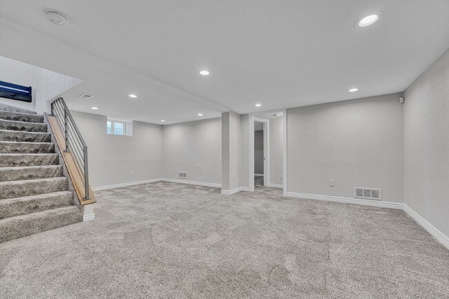 Building Photo - $3,695.00, $300 OFF First Months' Rent - 4 Bedroom, 3 Bath, Single Family Home in Denver with Fin...