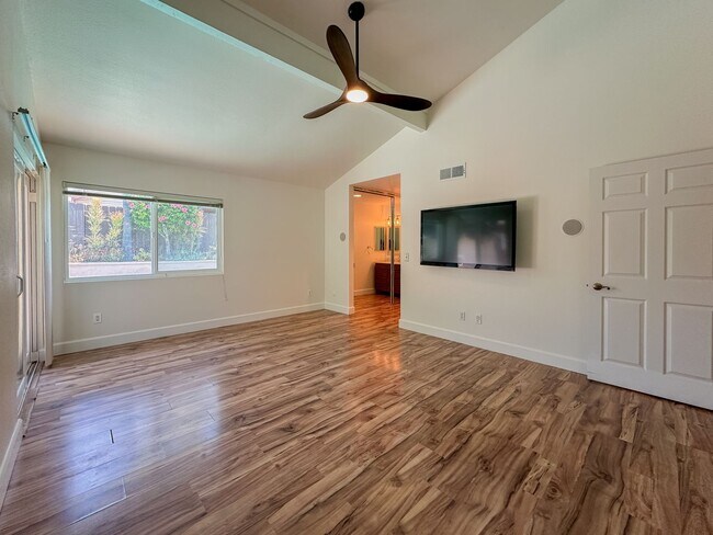 Building Photo - Stylish 4 Bedroom, 2 Bath Single-Story wit...