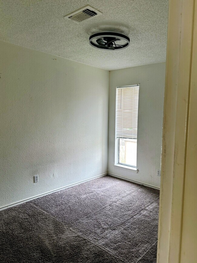 Building Photo - 12400 Brookglade Cir