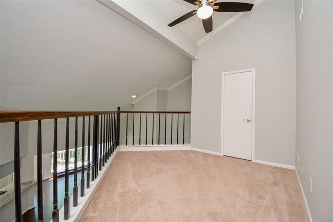 Building Photo - 9400 Doliver Dr