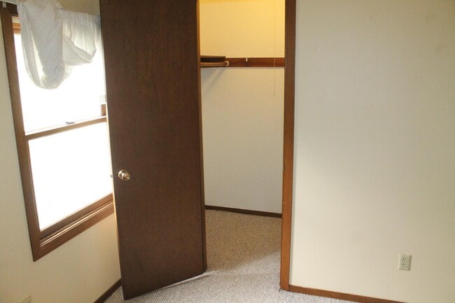 Building Photo - 412 Cottage Ave