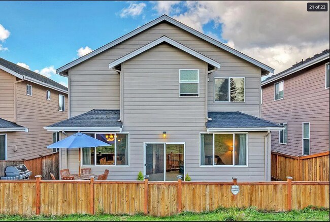 Building Photo - 18515 42nd Ave SE