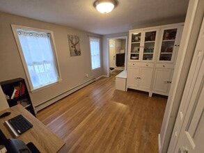 Building Photo - 16 Knoll Rd