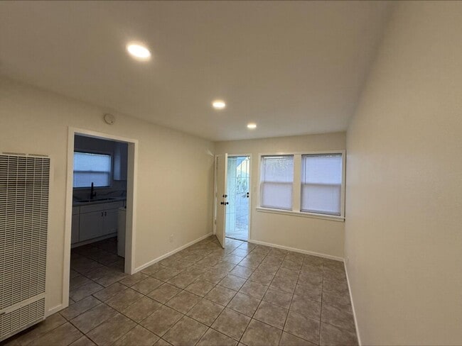 Building Photo - Cozy Upland Cottage 1bed + 1bath in a quiet neighborhood -  Available now