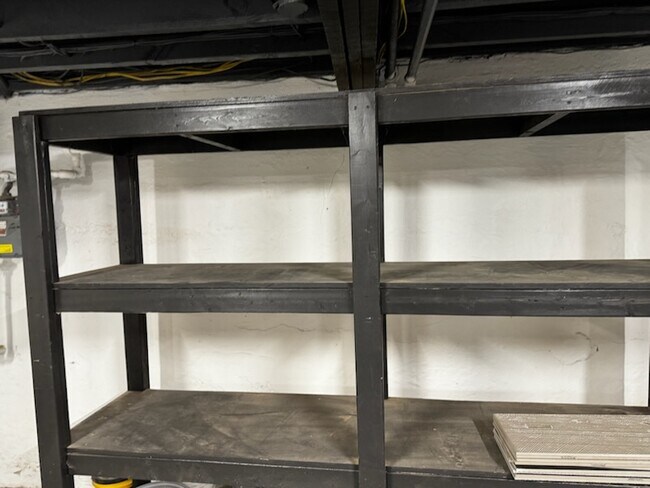 Building Photo - 517 Camden Ave