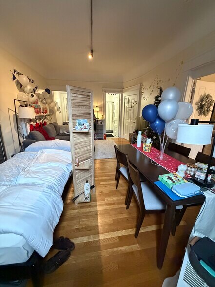 Building Photo - 521 Beacon St