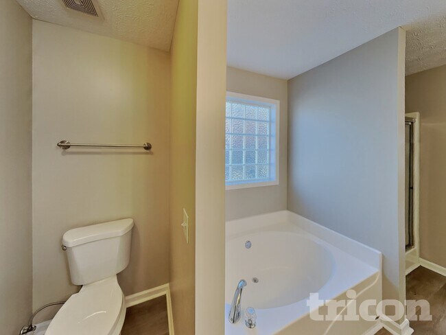 Building Photo - 1029 Chesire Way