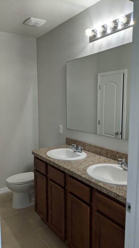 Building Photo - 245 Arbor Lakes Dr